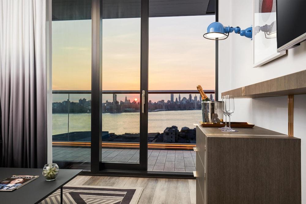 The William Vale Room Type - Suite, Balcony, Corner (Manhattan View, Wraparound Balcony)