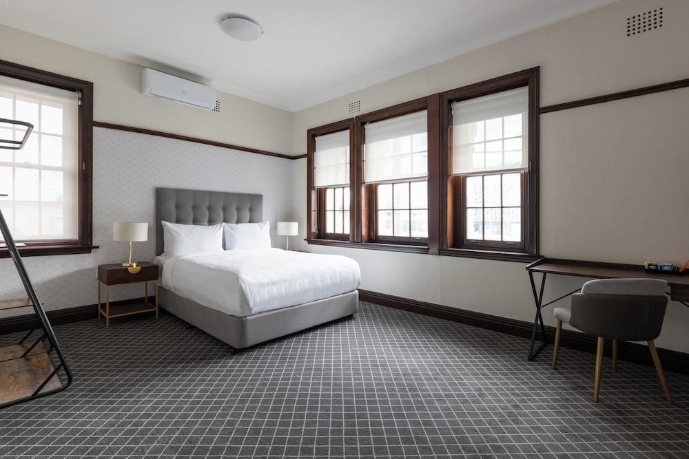 Southern Cross Hotel Room Type - Standard Queen Room