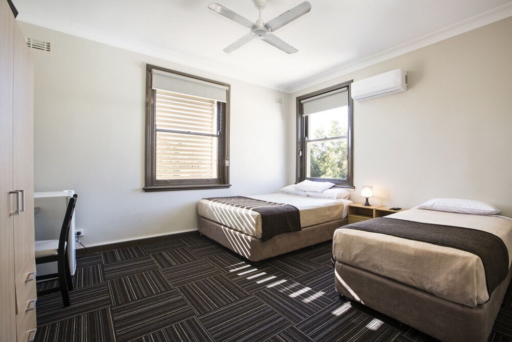 Toongabbie Hotel Room Type - Economy Queen & Single - Shared Facilities Toongabbie Hotel Room Type - Economy Queen & Single - Shared Facilities