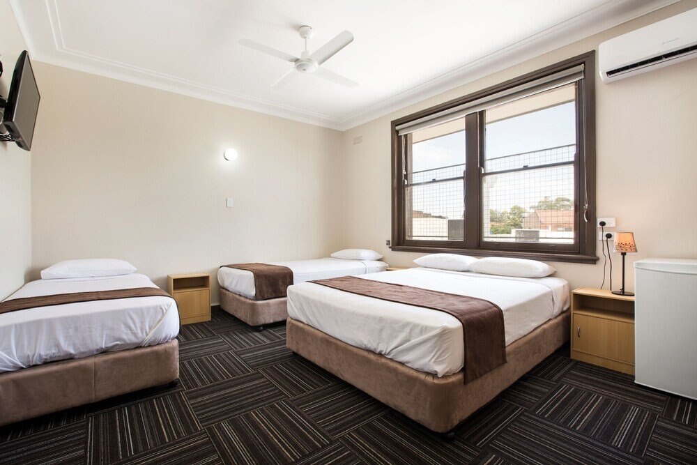 Toongabbie Hotel Room Type - Economy Family - Shared Facilities