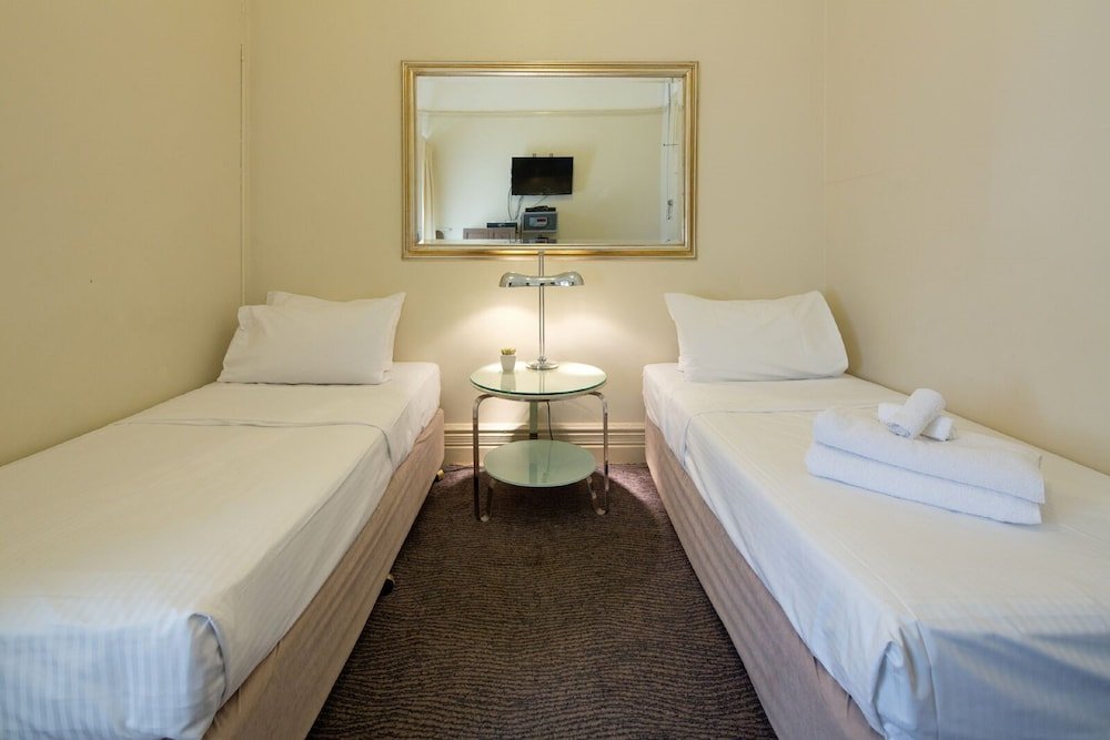Neutral Bay Lodge Room Type - Twin Room, Shared Bathroom