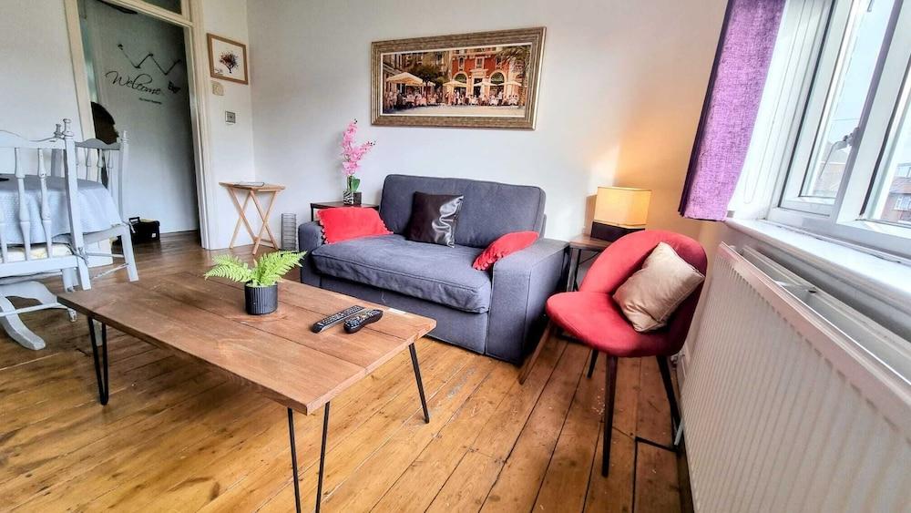 Stunning Central Richmond with garden - Tap to explore photos