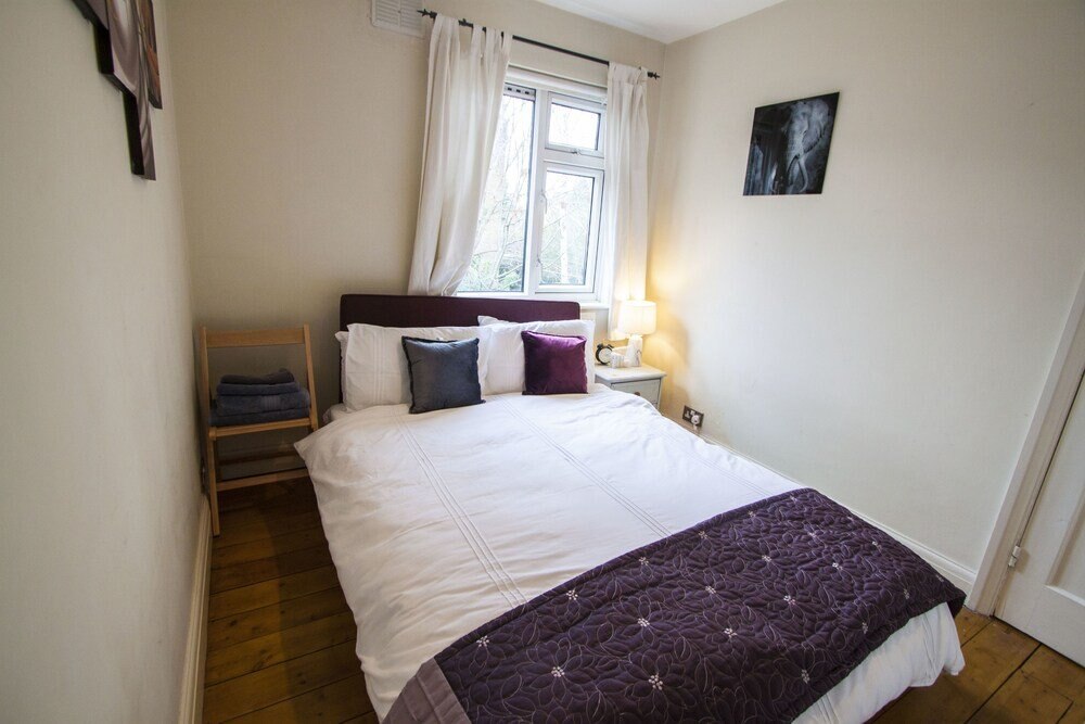 Stunning Central Richmond with garden - Tap to explore photos