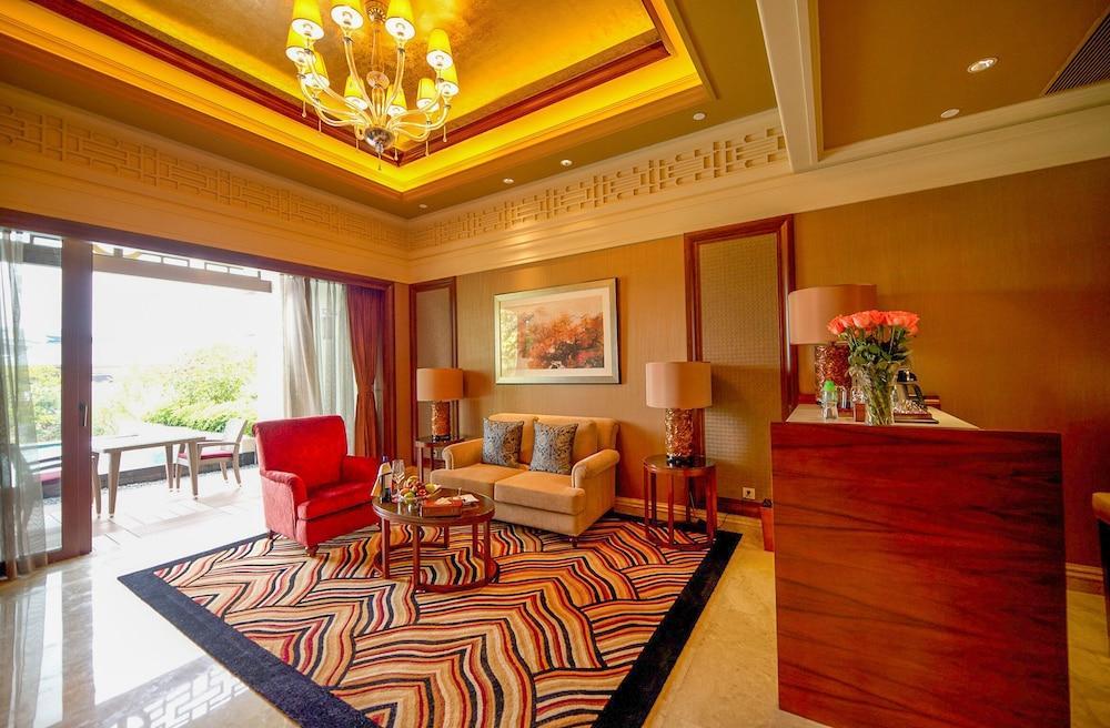 Imperial Springs Room Type - Chalet Suite C (Twin Bed) (Private outdoor swimming pool )