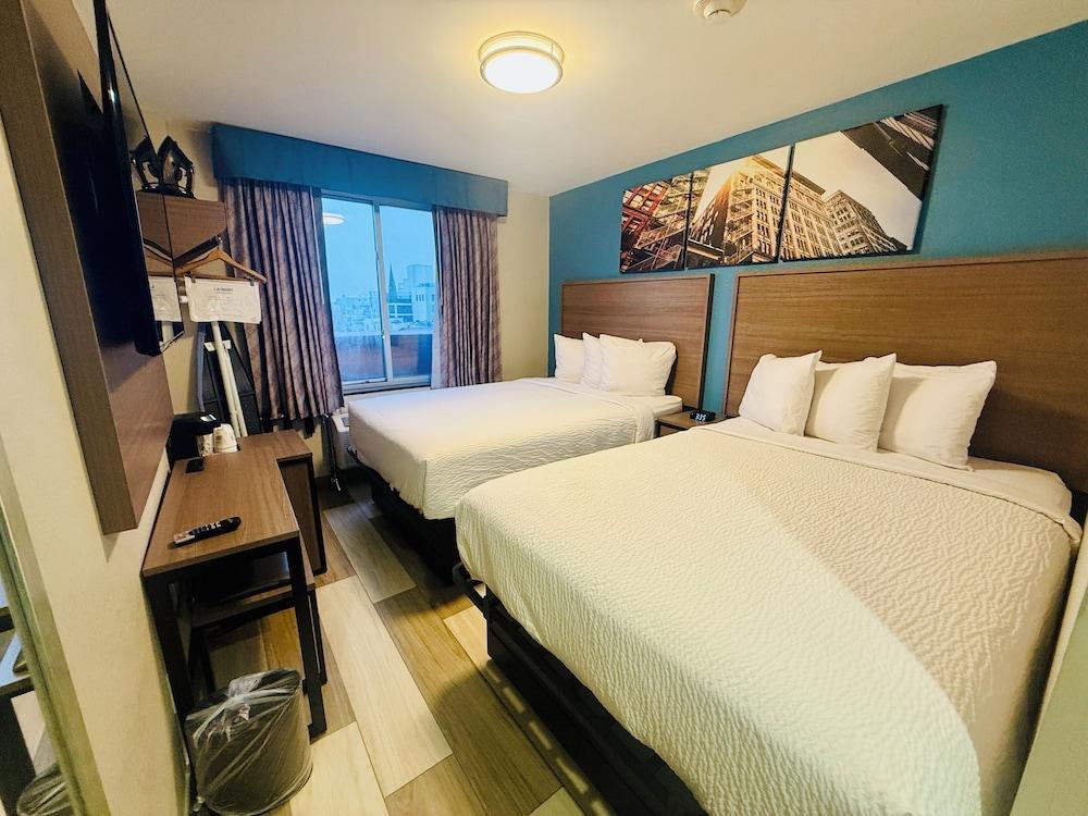 Days Inn by Wyndham Brooklyn Borough Park Room Type - 2 Double Beds, Non-Smoking