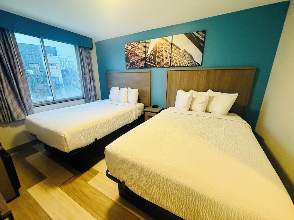 Days Inn by Wyndham Brooklyn Borough Park - Tap to explore photos