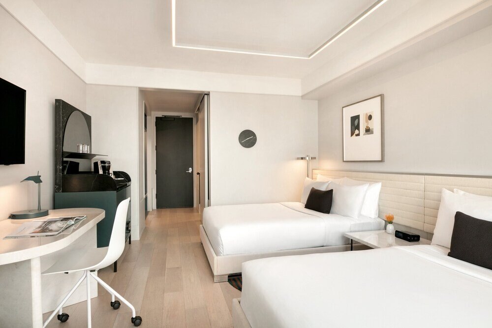 Hotel Indigo Williamsburg - Brooklyn, an IHG hotel - Tap to explore photos