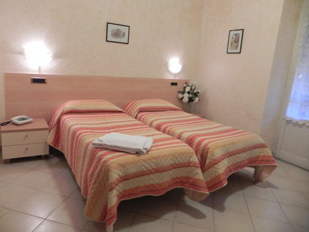 Villa Robinia Room Type - Double or Twin Room Villa Robinia Room Type - Double or Twin Room