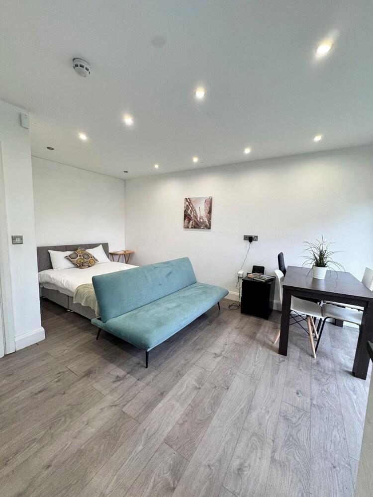 The Hatton Rooms Room Type - Basic Double Room (Room 2)