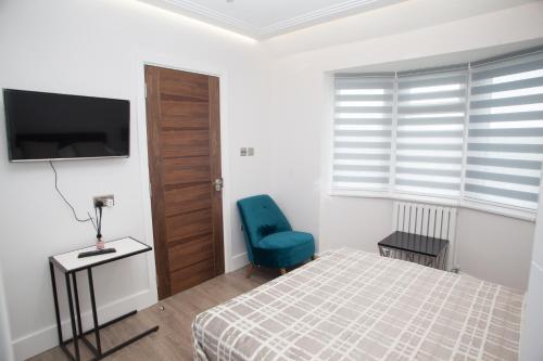 Goldbeaters House Room Type - Double Room with Private Bathroom Goldbeaters House Room Type - Double Room with Private Bathroom