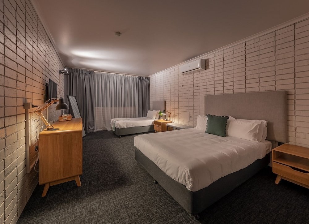 Palms Hotel Motel Chullora Room Type - Deluxe Room, 1 Bedroom