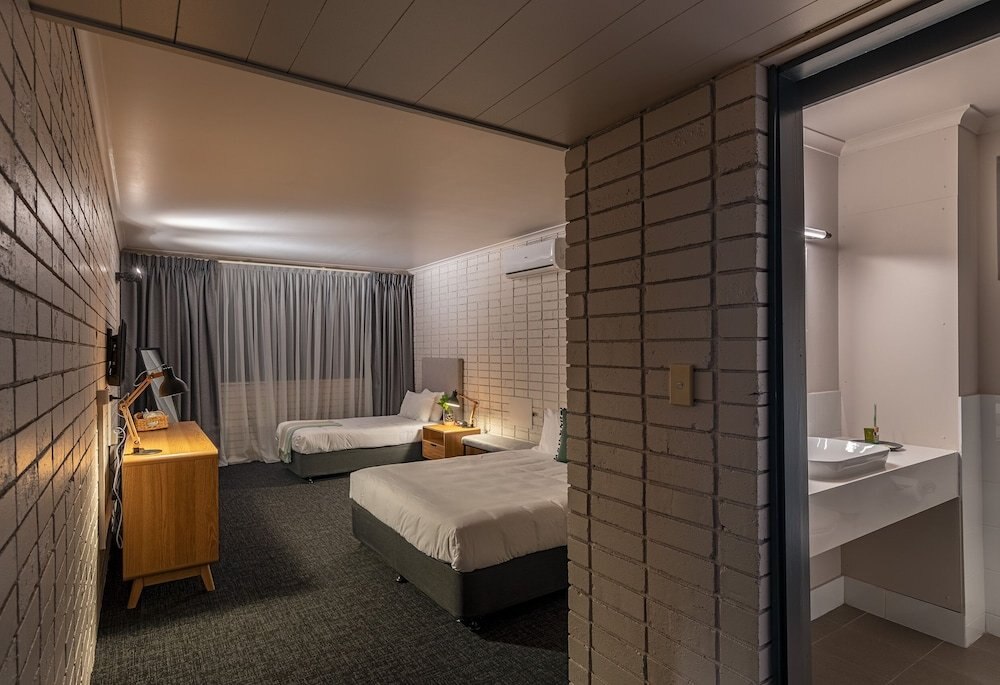 Palms Hotel Motel Chullora Room Type - Comfort Room