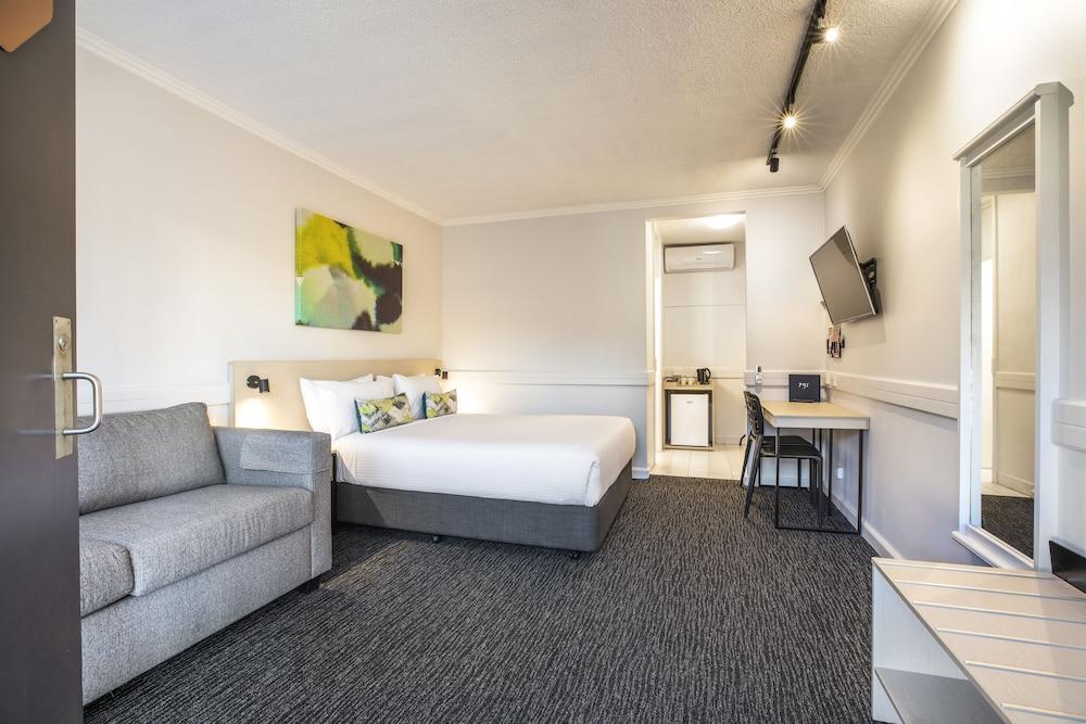Nightcap at Matthew Flinders Hotel Room Type - Studio Queen & Sofa