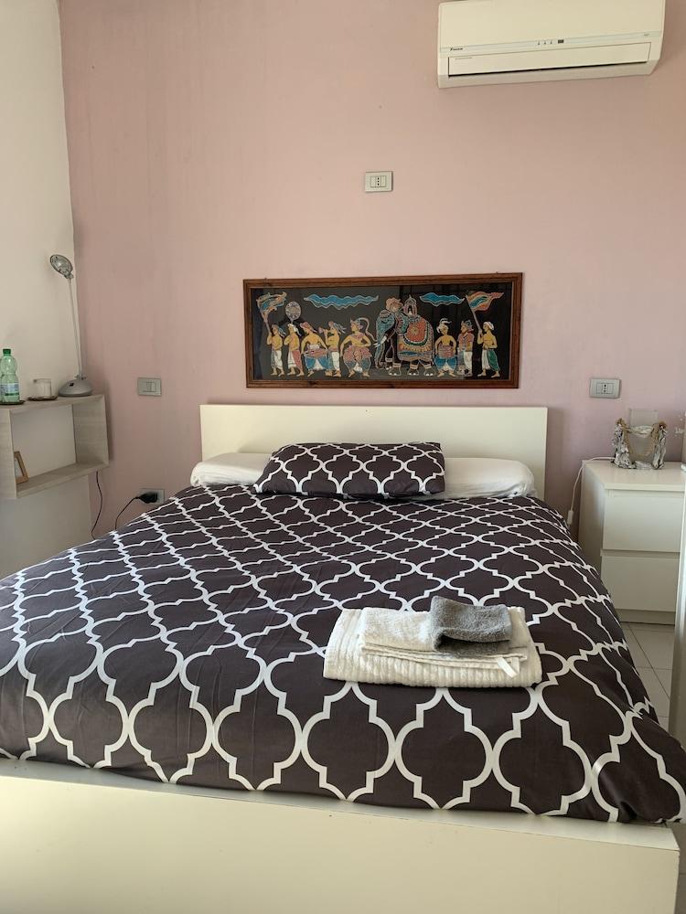 Il Cenacolo Di Sissi Room Type - Double Room, Private Bathroom (External) Il Cenacolo Di Sissi Room Type - Double Room, Private Bathroom (External)