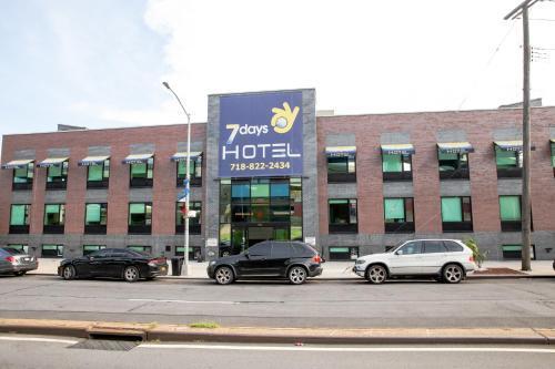 7 Days Hotel Bronx - Tap to explore photos