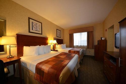 Sheridan Hotel Room Type - Double Queen Smoking