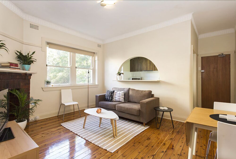 Bright Beachside Curlewis Apartment