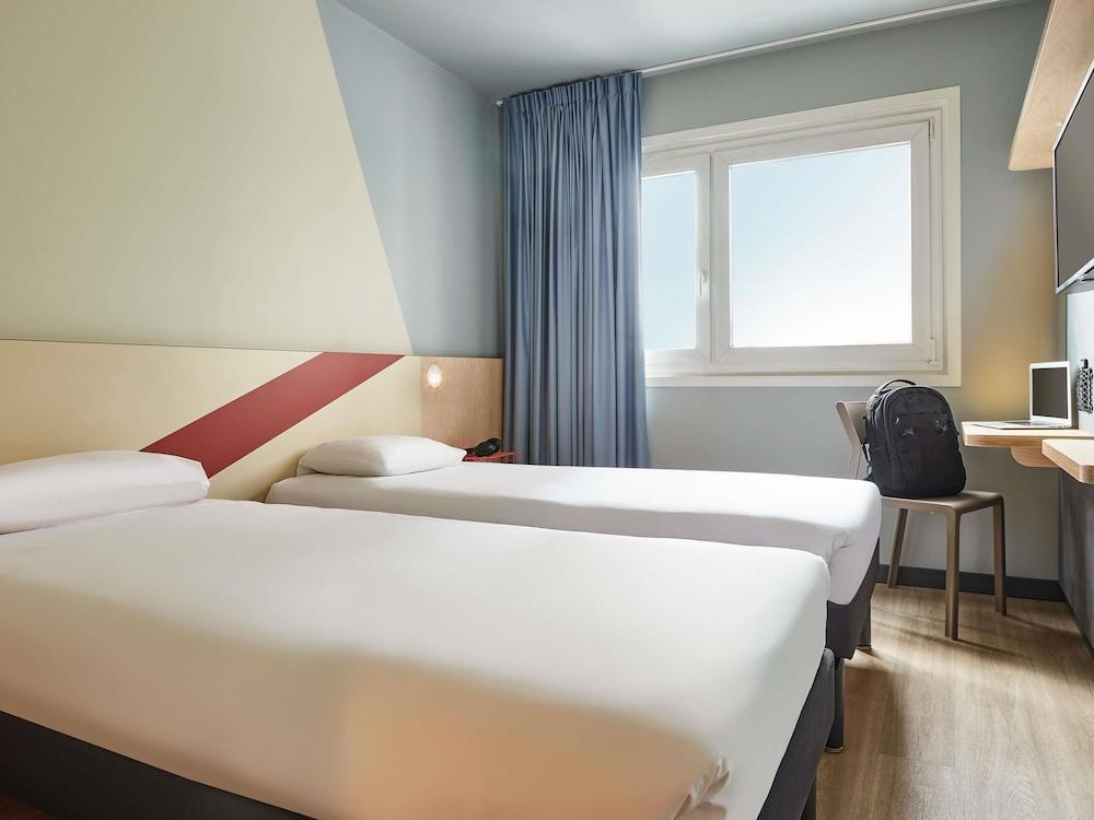ibis budget Paris Aubervilliers Room Type - Twin Room, 2 Twin Beds