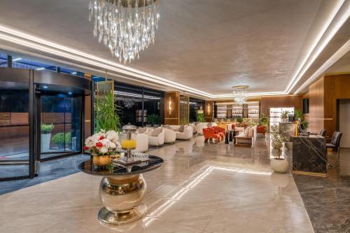 Best Western Premier Hidden Hills Hotel - Tap to explore photos