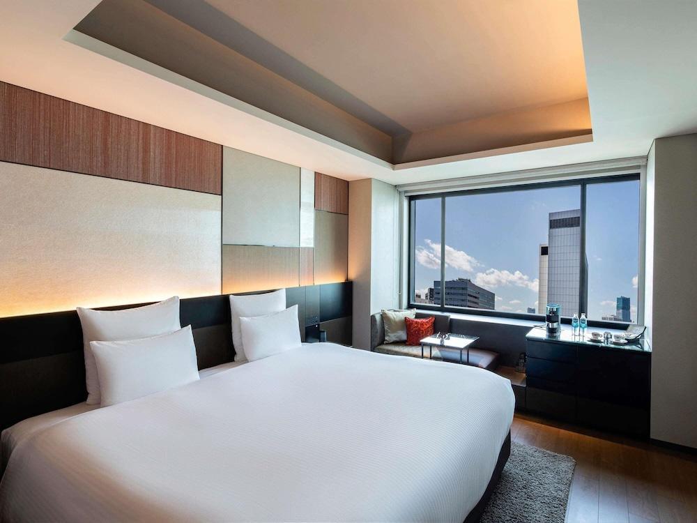PULLMAN TOKYO TAMACHI Room Type - Deluxe Room, 1 King Bed, Executive Lounge Access (Deluxe)