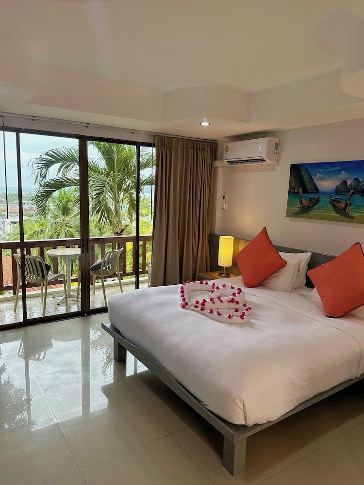 Sea Hills Resort Room Type - Deluxe Double Room, 1 Double Bed, Sea View