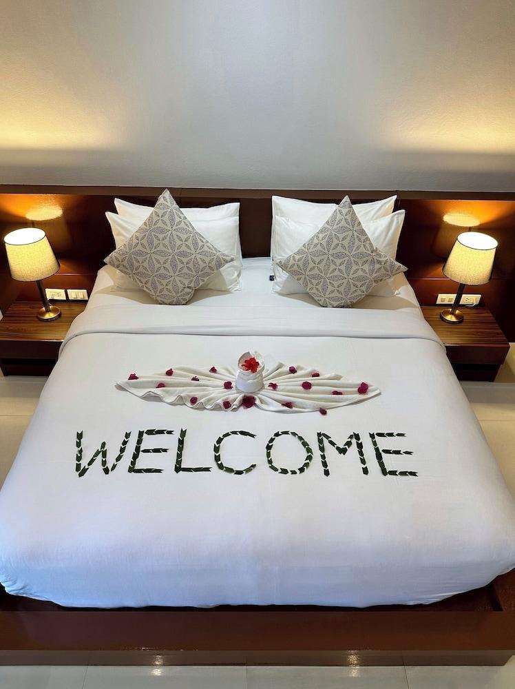 Sea Hills Resort Room Type - Grand Room, 1 Double Bed, Sea View