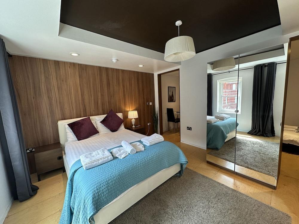 Room Home Stay Room Type - Deluxe Studio, Private Bathroom (Stark Studio) Room Home Stay Room Type - Deluxe Studio, Private Bathroom (Stark Studio)
