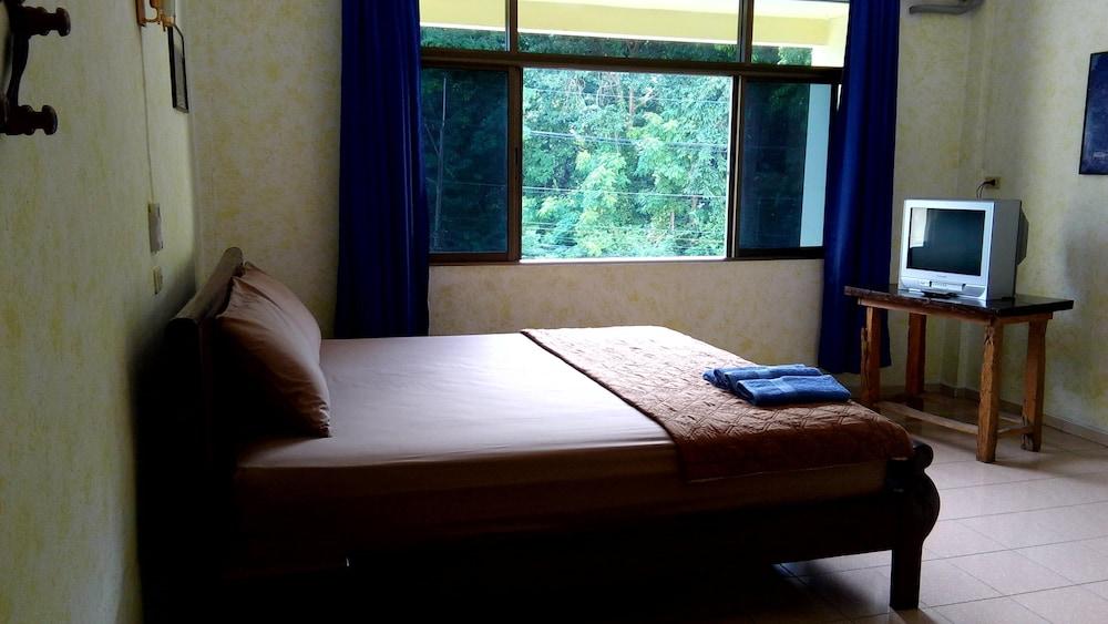 JP Hometel Room Type - Superior Room