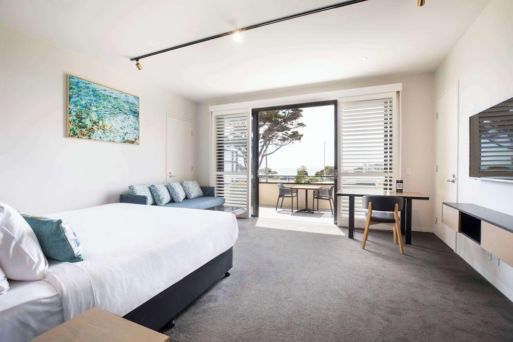 Nightelier Rye Room Type - Beachfront King Suite