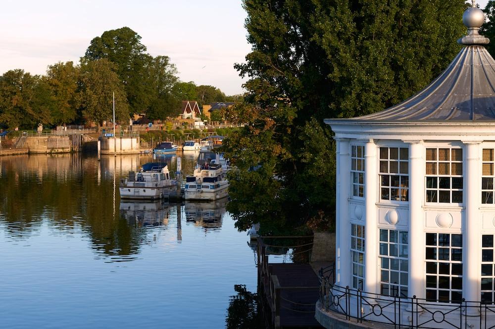 The Mitre, Hampton Court - Tap to explore photos