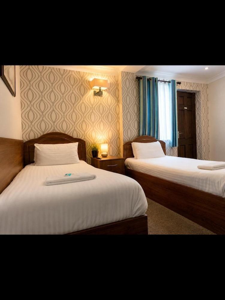 Twickenham Guest House Room Type - Twin Room