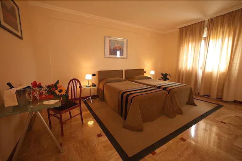 Hotel Palace 2000 Room Type - Standard Double Room