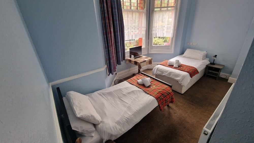 Charlie Hotel Room Type - Twin Room