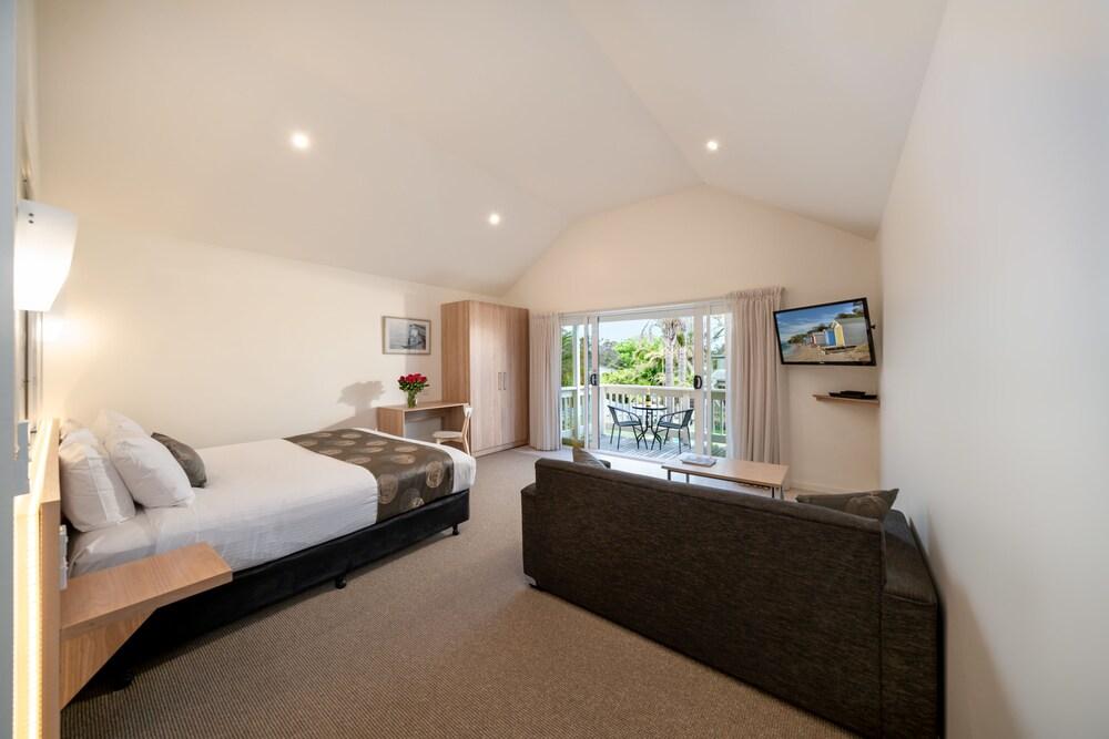 Boathouse Resort Studios & Suites Room Type - Spa Suite Free Parking & Wifi