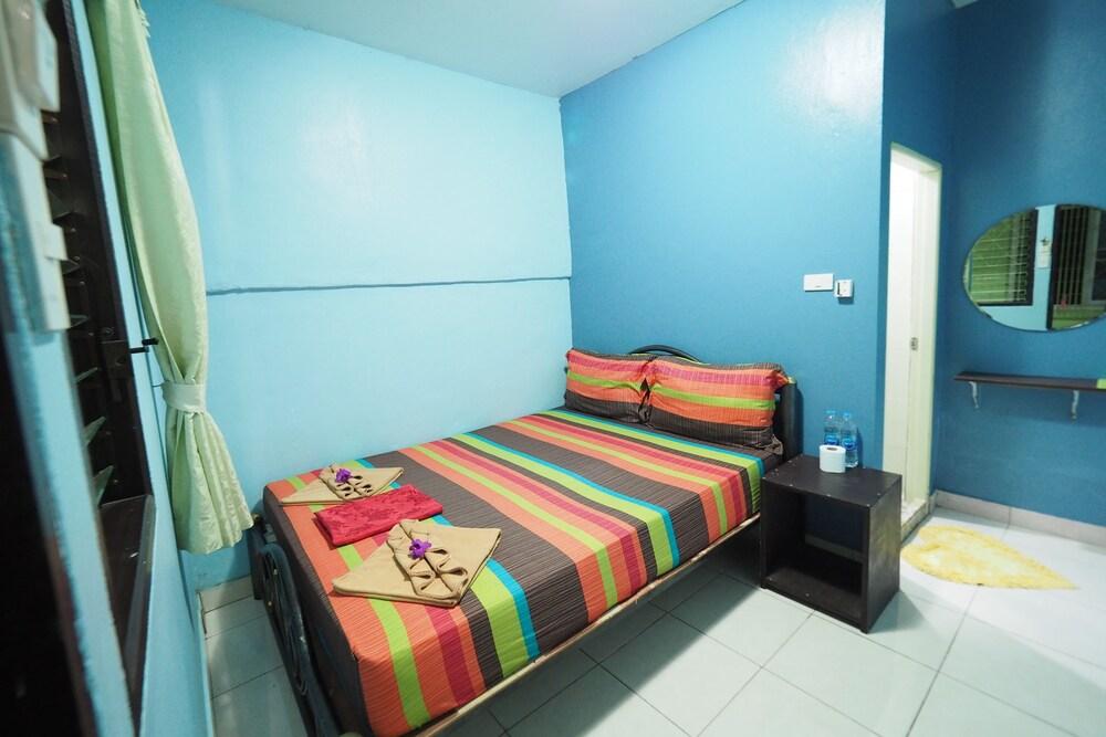Popeye Guesthouse Room Type - Standard Fan Room