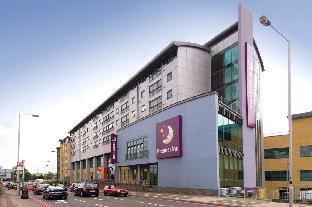 Premier Inn London Wimbledon South - Tap to explore photos