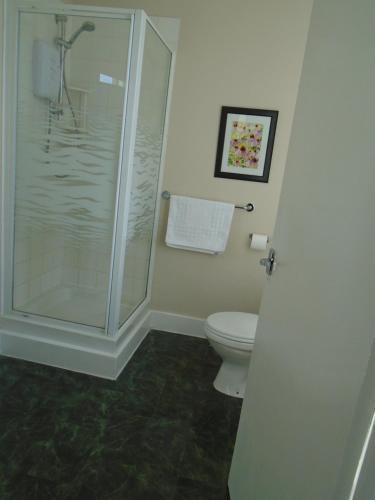 The Swan Inn Room Type - Triple Room with Private Bathroom on Hallway