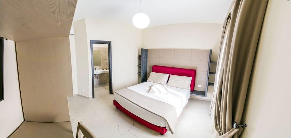 Agriturismo Borgo Imperiale Room Type - Superior Triple Room (Iris)