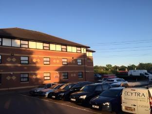 Premier Inn London Beckton - Tap to explore photos