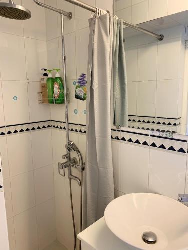 Bayshore Inn Room Type - Standard Double Bed Room (No Pet Accommodations)