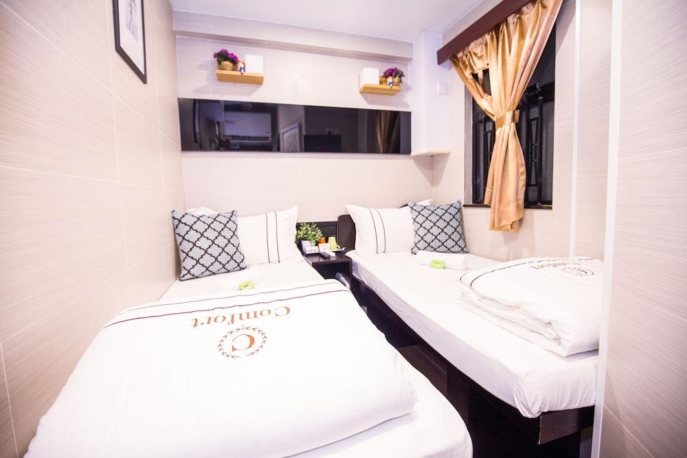 Smiley Inn Room Type - Twin Room