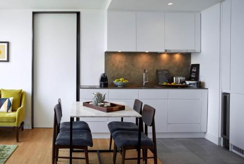 Little Tai Hang Room Type - Superior One-Bedroom Apartment with Harbor View