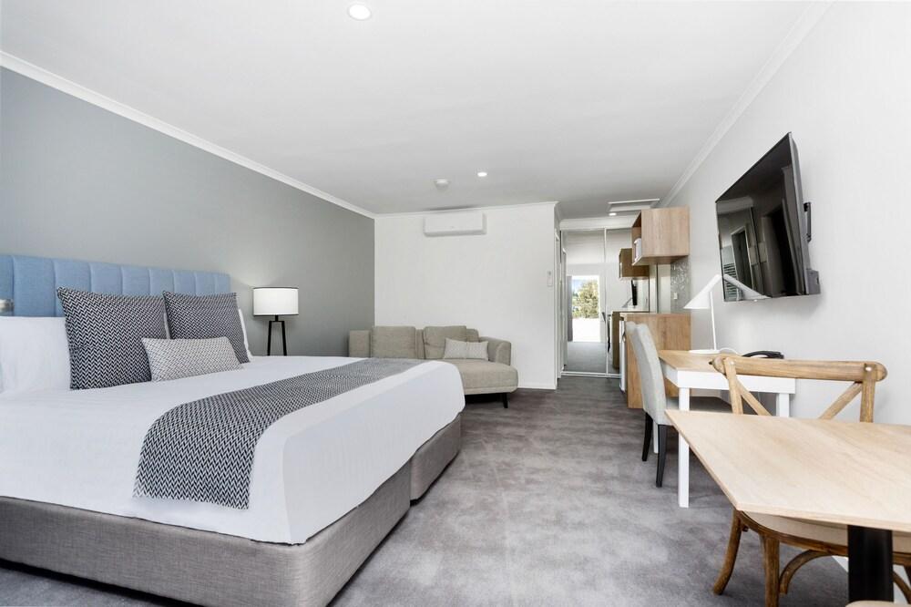 Sanctuary Inn on Westernport Room Type - Premier Room, 1 King Bed, Accessible