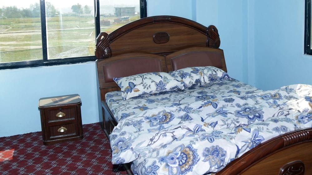 Lincoln Holiday Home Room Type - Standard Room, 1 Queen Bed