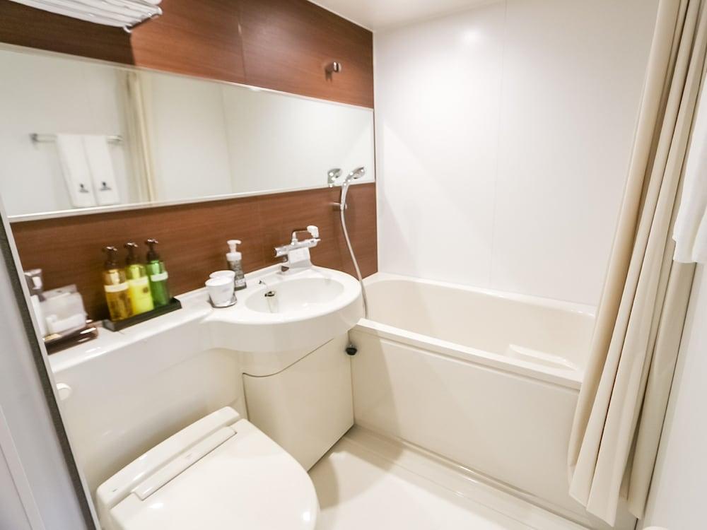 HOTEL LiVEMAX Hachioji Ekimae - Tap to explore photos