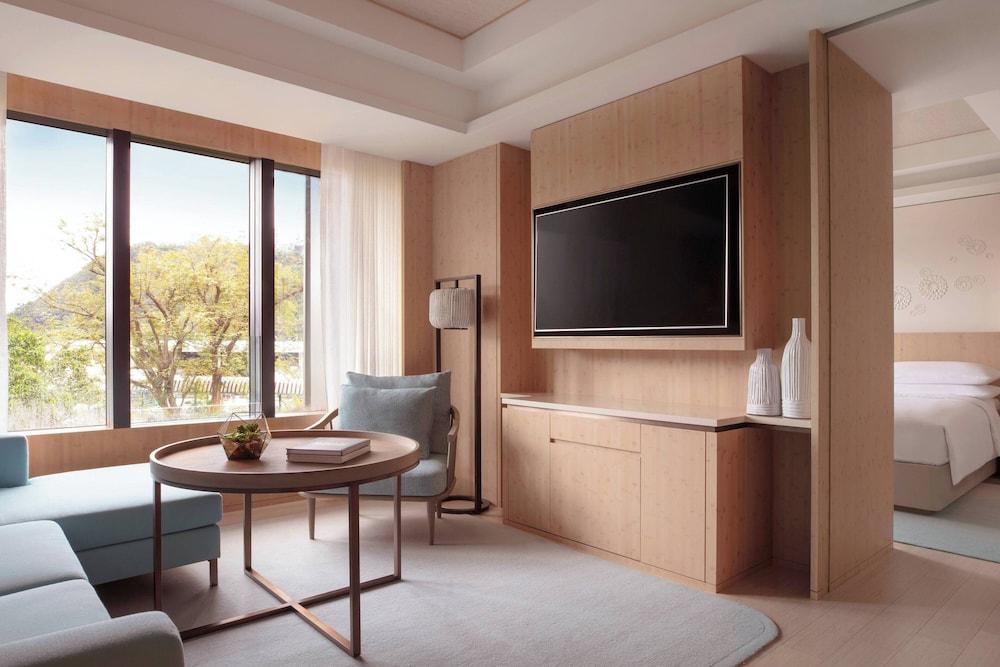 Hong Kong Ocean Park Marriott Hotel Room Type - Club Suite, 1 Bedroom