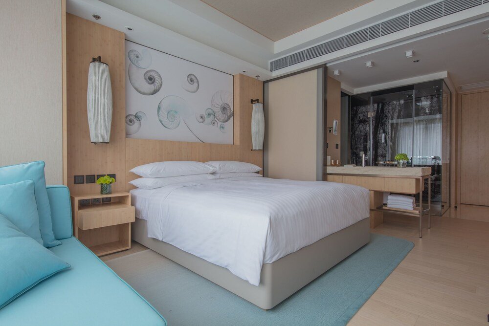 Hong Kong Ocean Park Marriott Hotel - Tap to explore photos