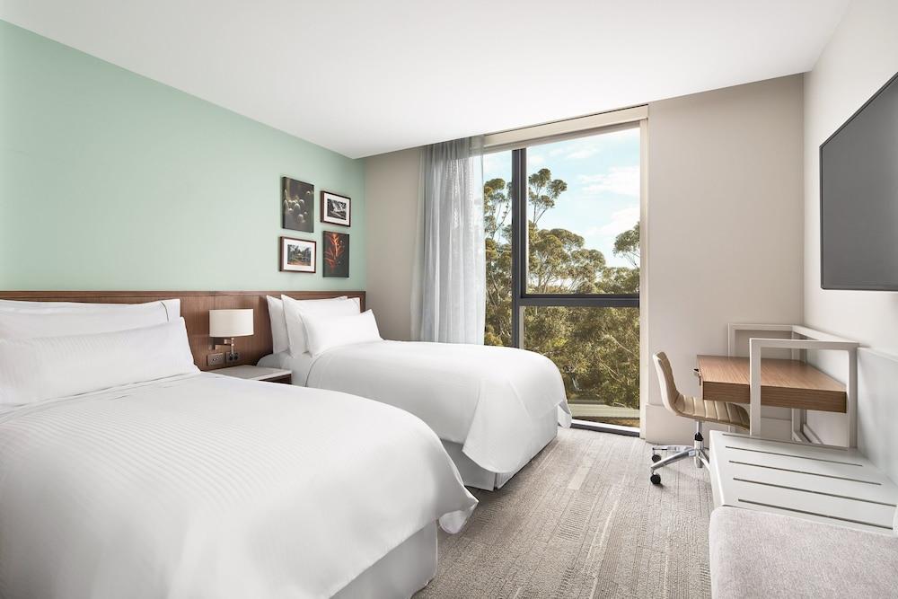 Element Melbourne Richmond by Marriott Room Type - Room, 2 Twin Beds (View)