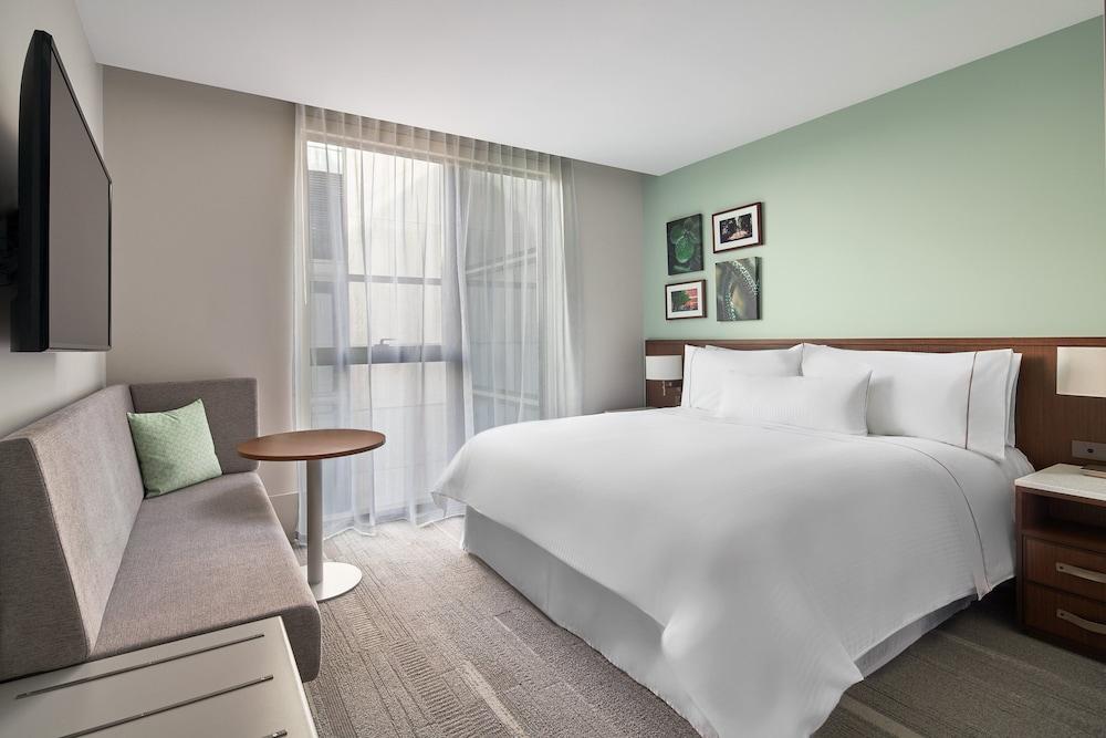 Element Melbourne Richmond by Marriott Room Type - Room, 1 King Bed