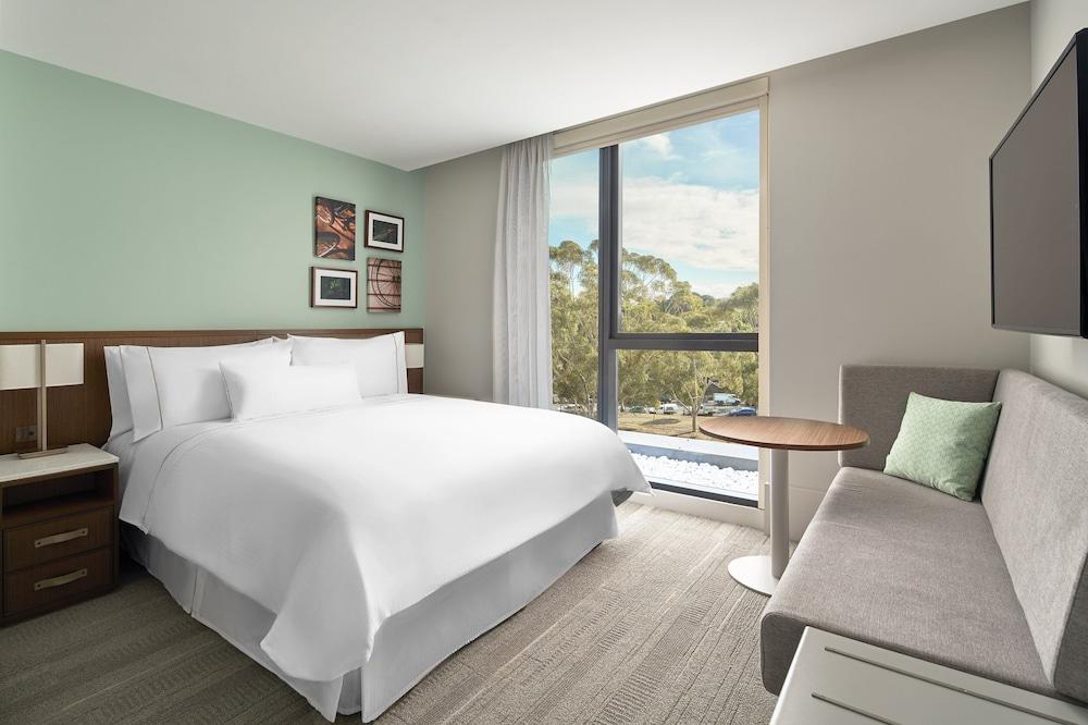 Element Melbourne Richmond by Marriott - Tap to explore photos